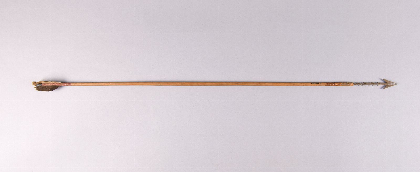 621566