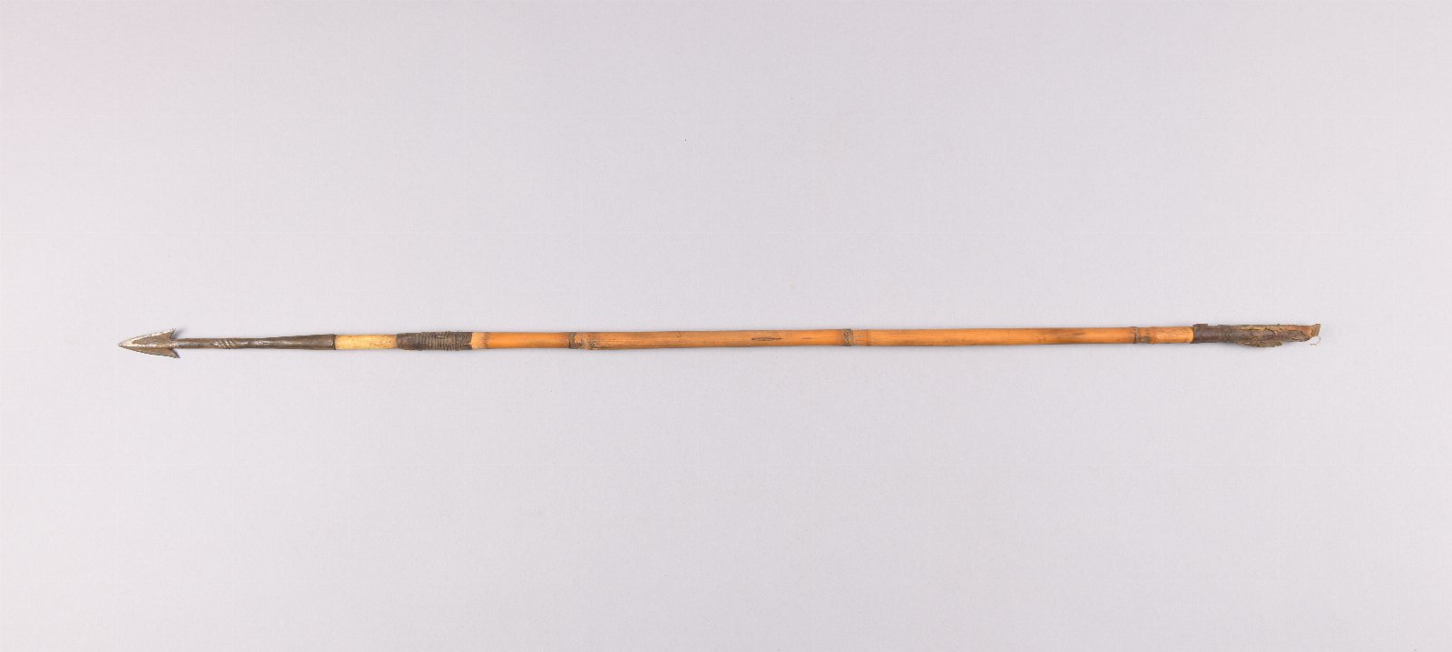 621912