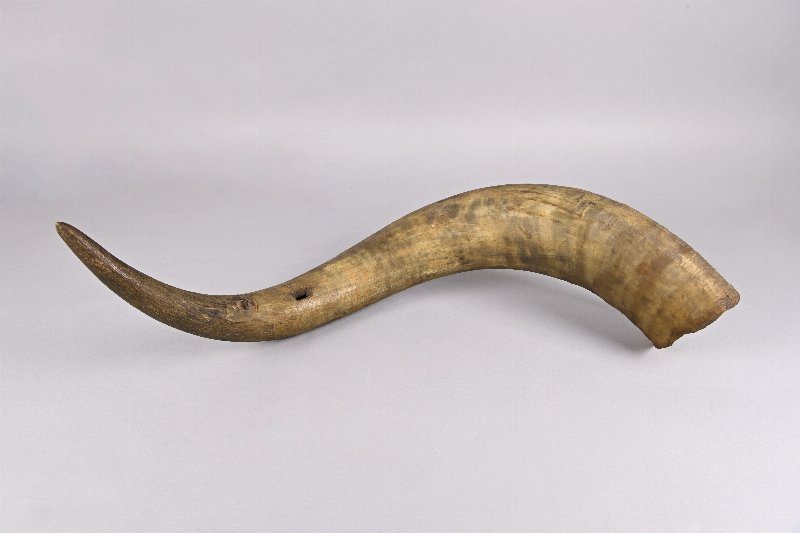 623973