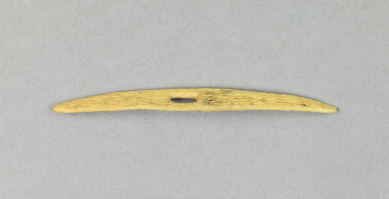 632883