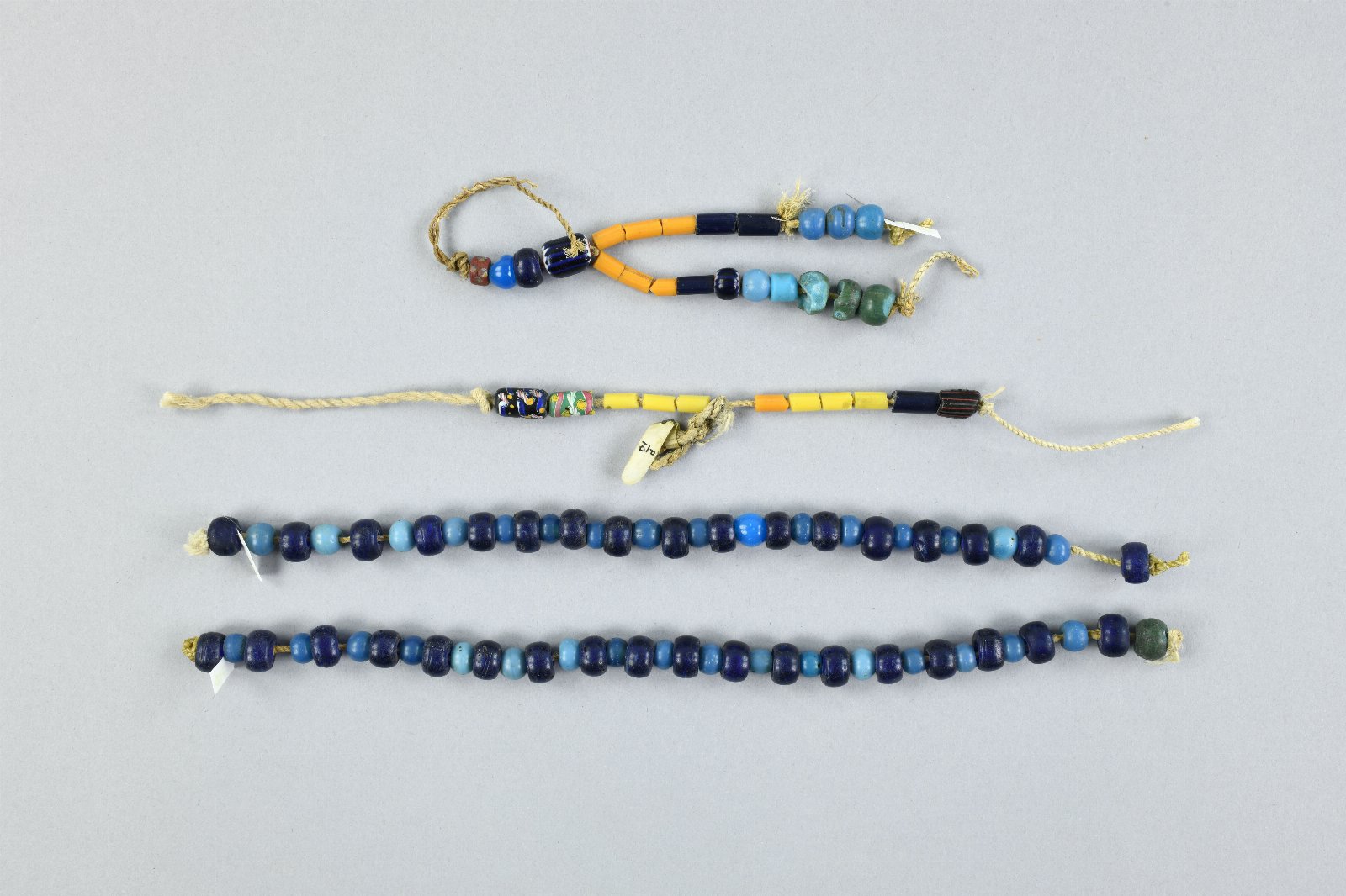 635821