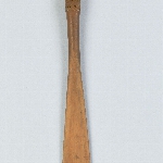 637403