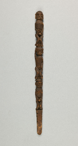 P889