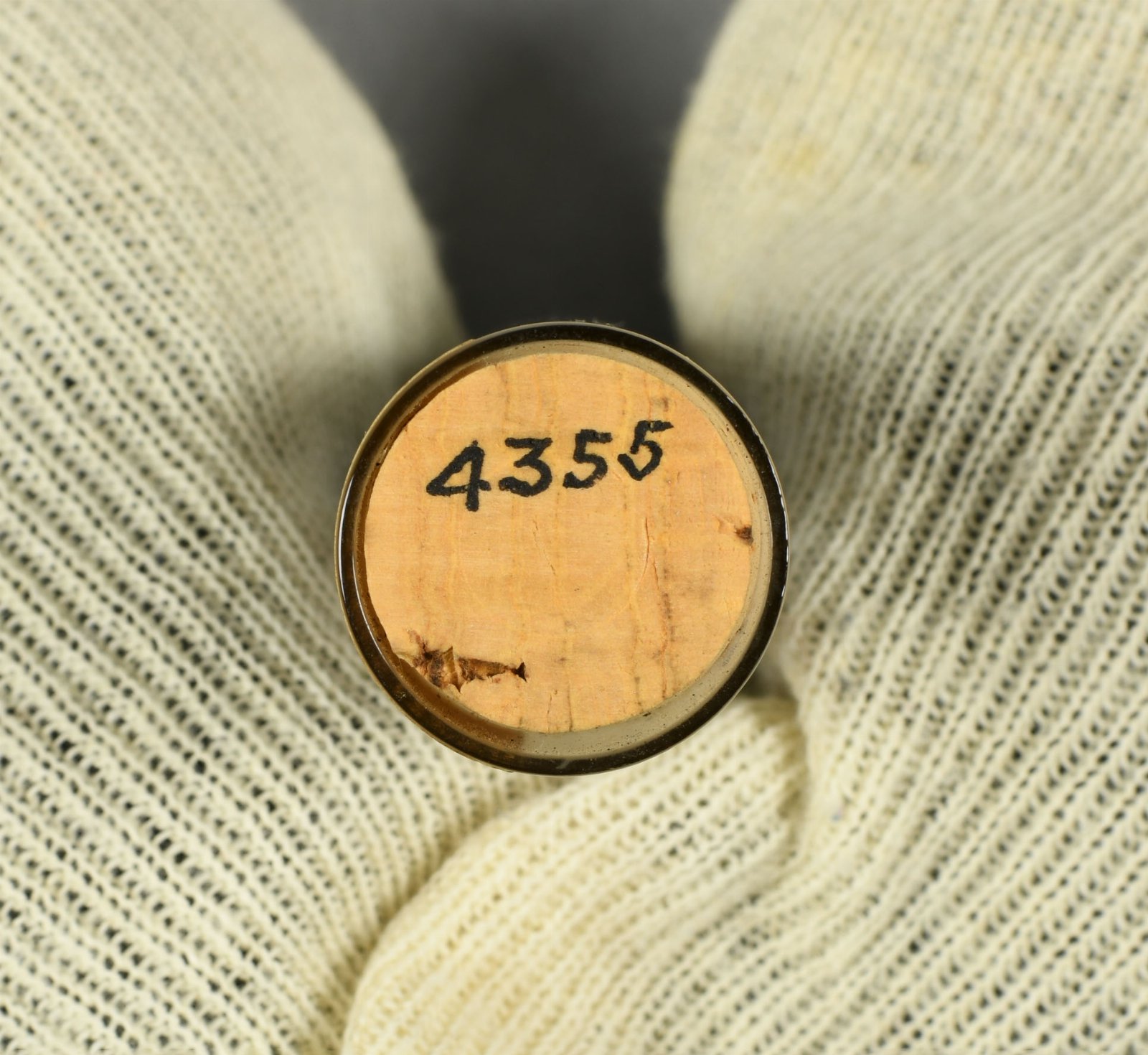 643761