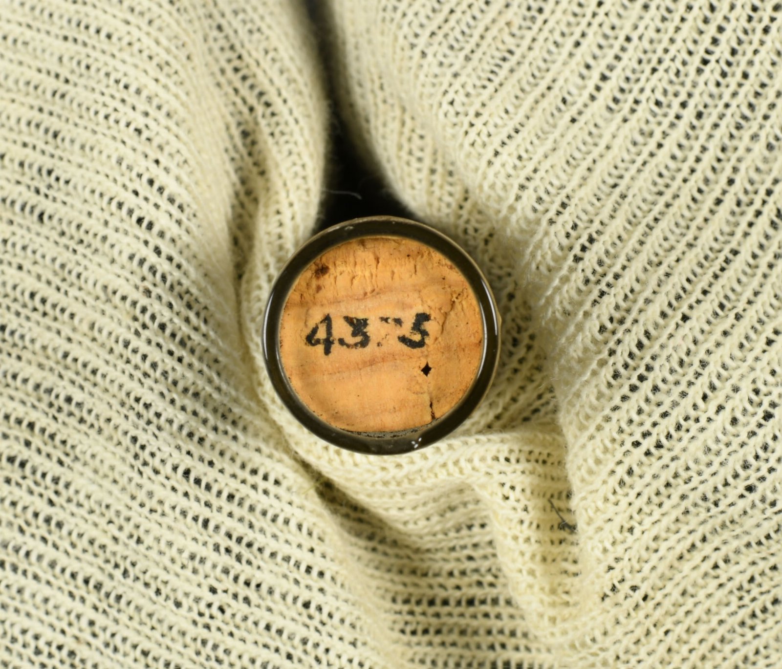 643800