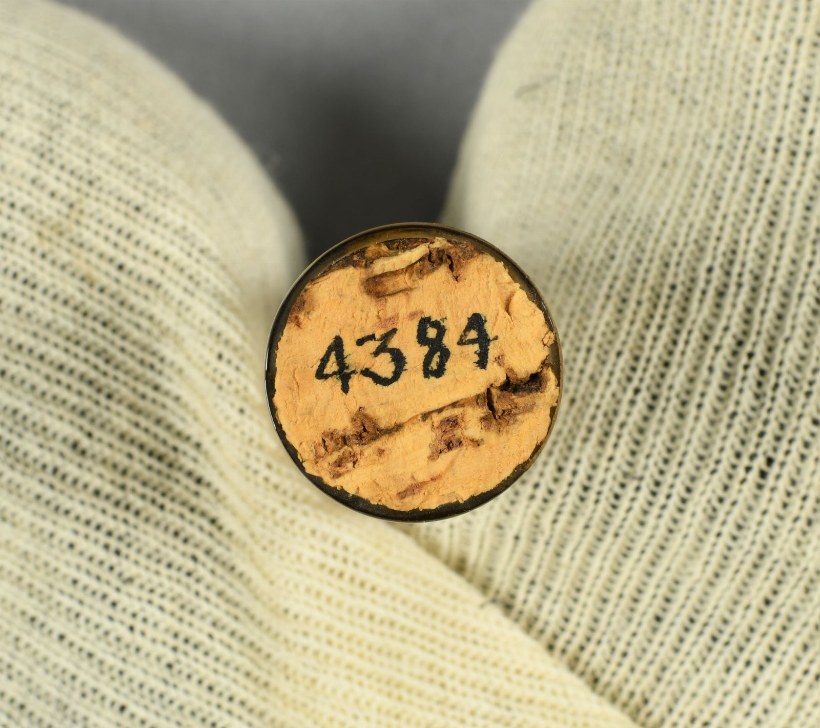 643822