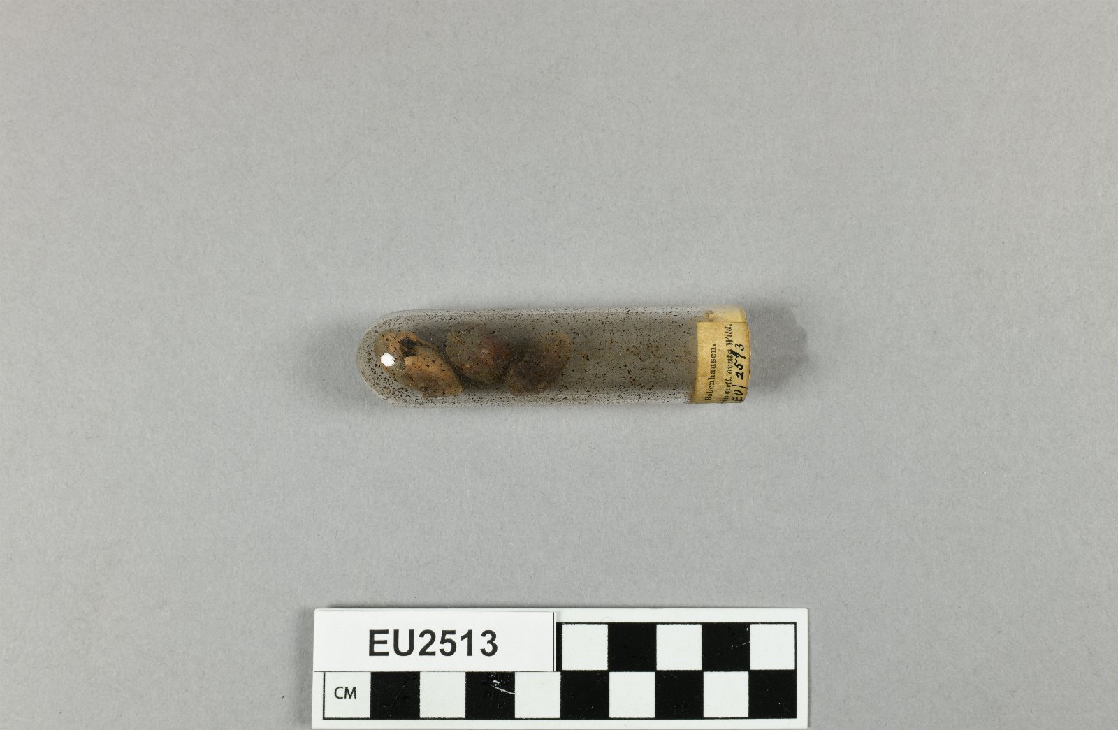 643823