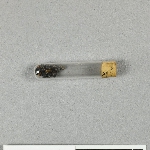 643841