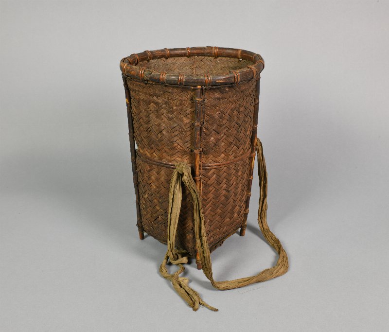 654810