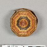 657023