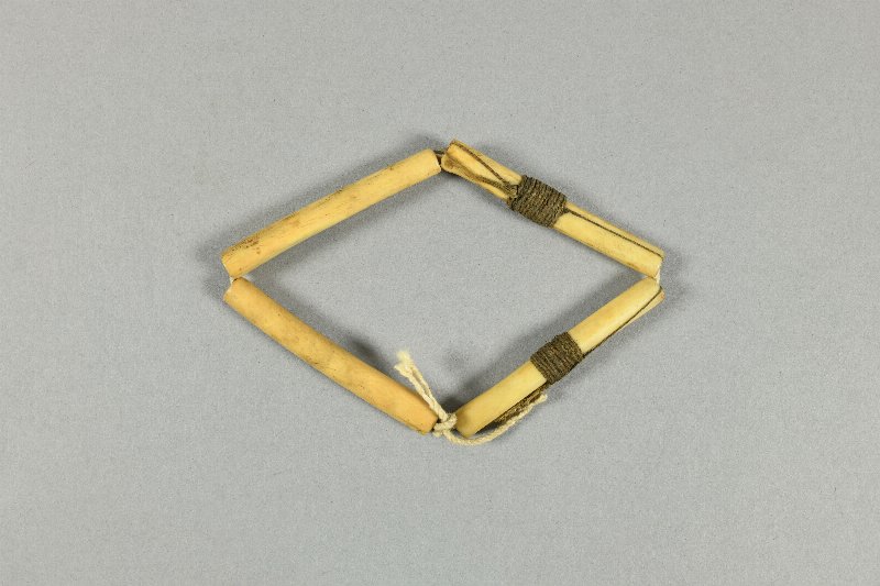 664080