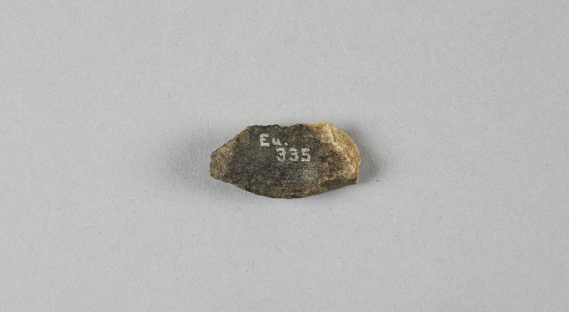 665700