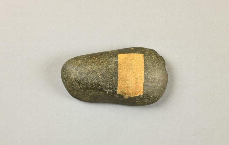 687743