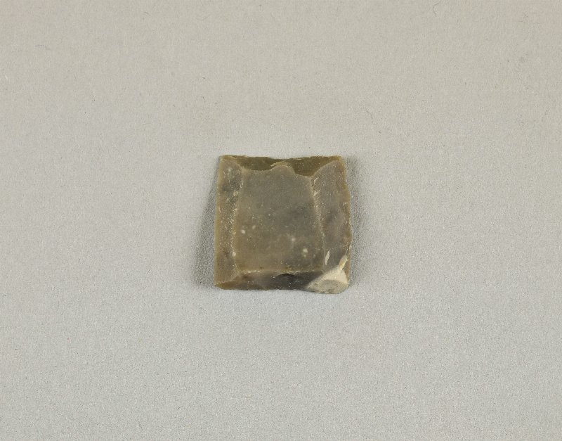 689702