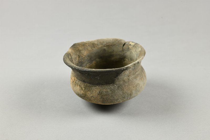 692381