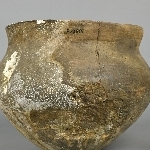 692933