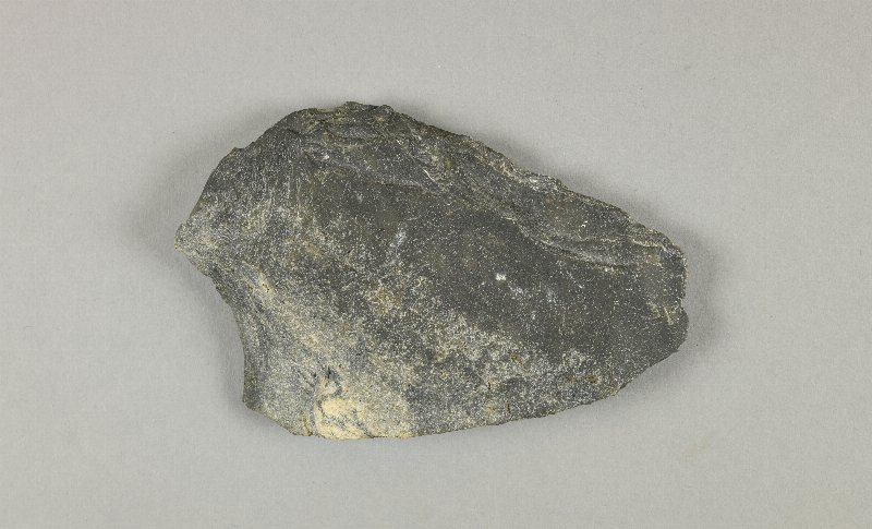 696503