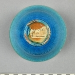 700910