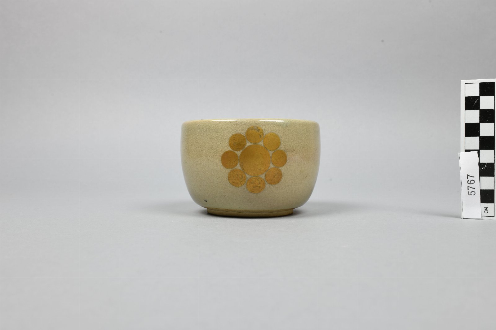 701749