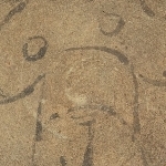 704140