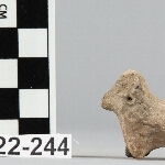 704358
