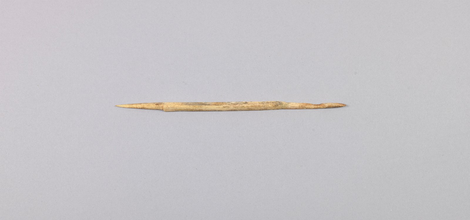 708046