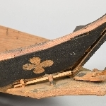 709737