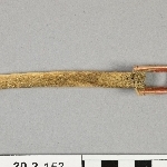 718047