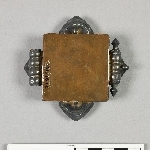 736841
