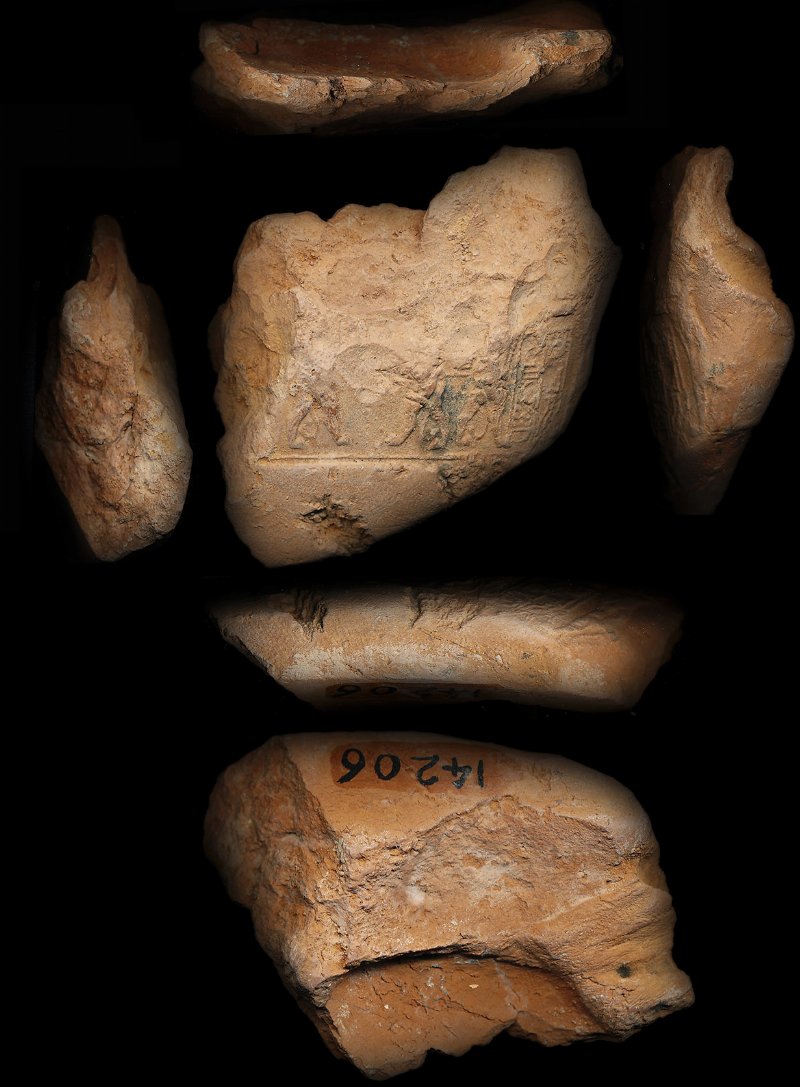 803617