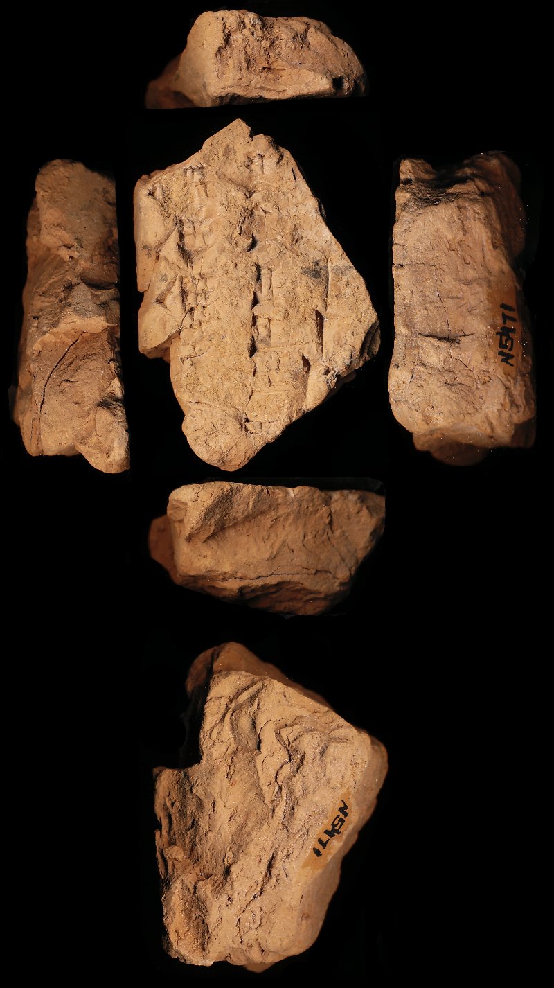 808226