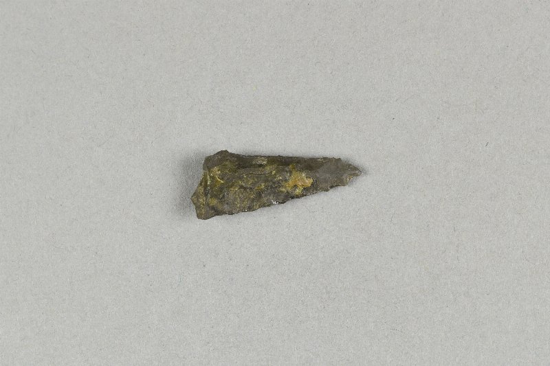 810299