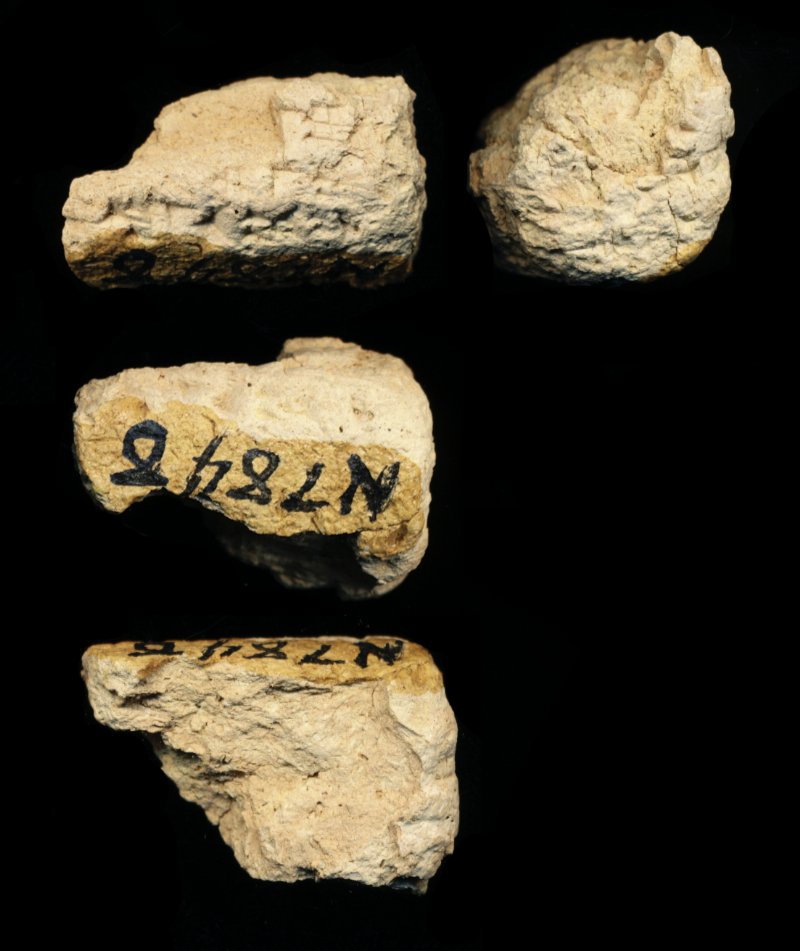 812683