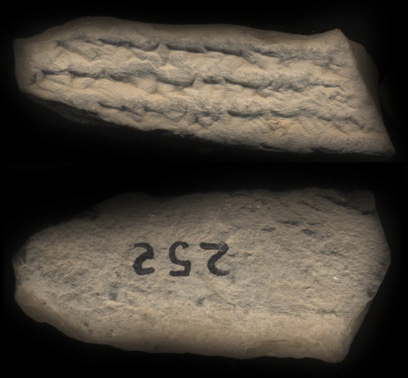 813698