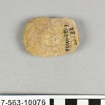 816933