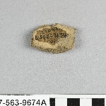 818505