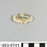 818641