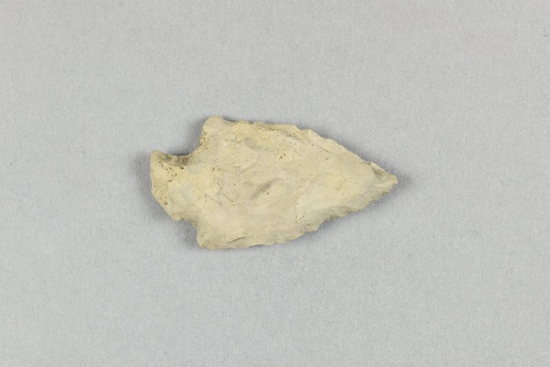 819827