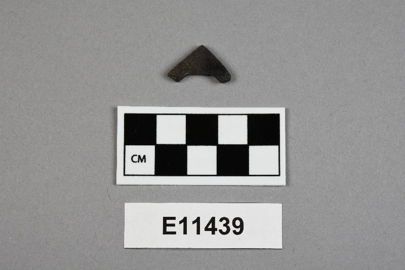 821122