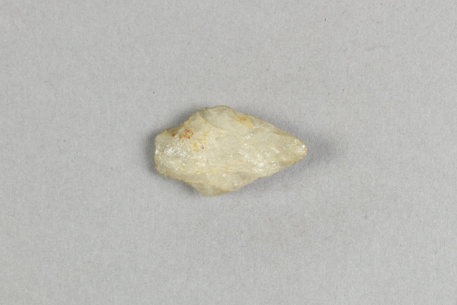 821599