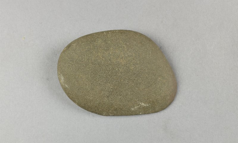 822523