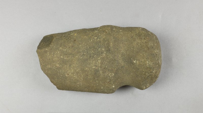 822537