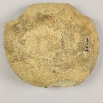 823571