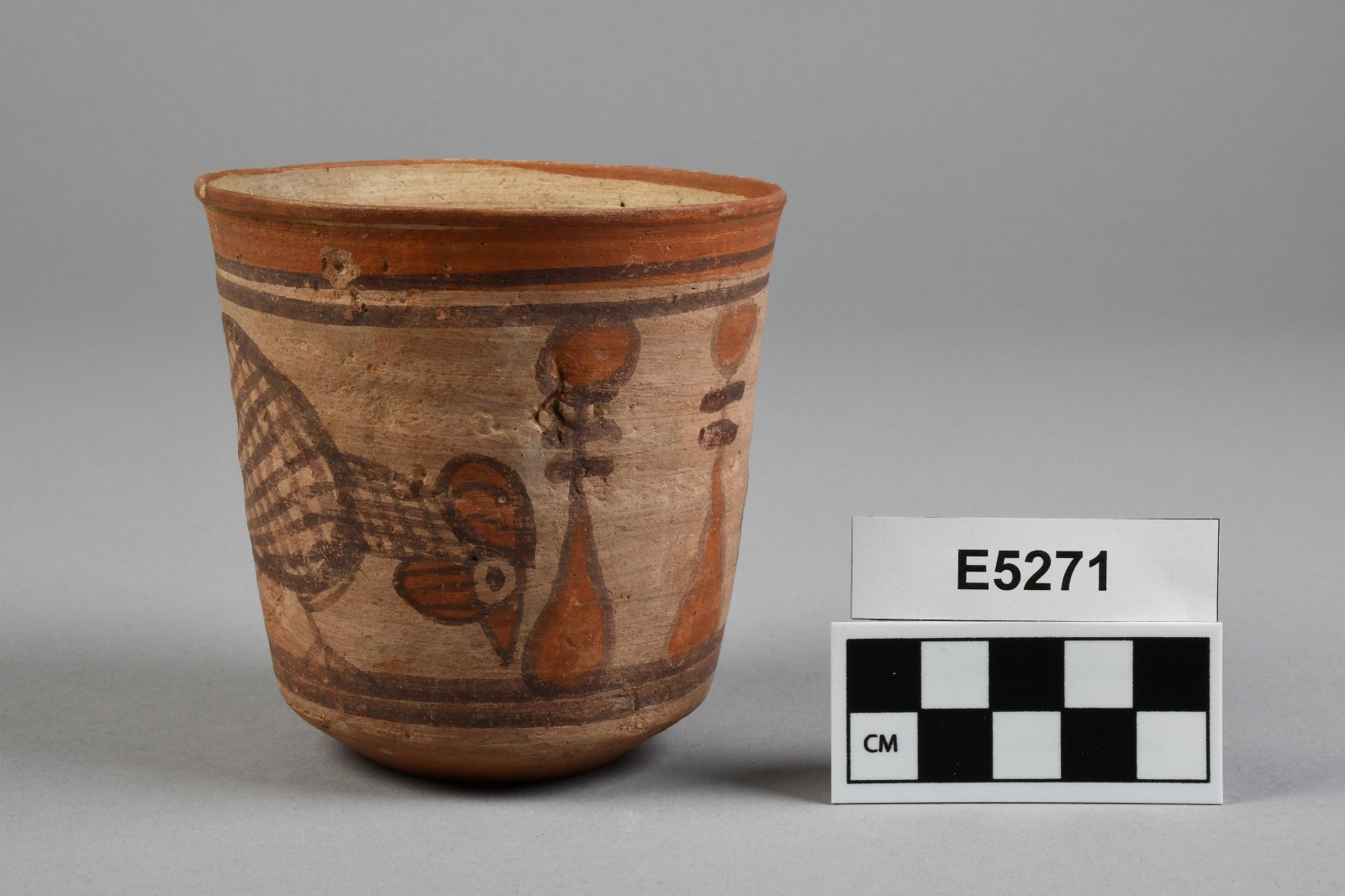 823686