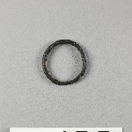 824128