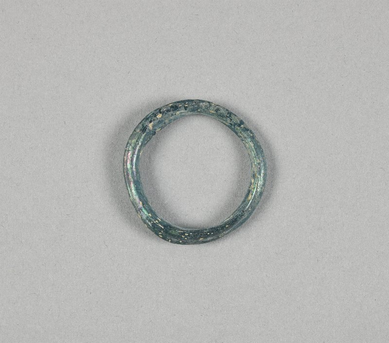825831