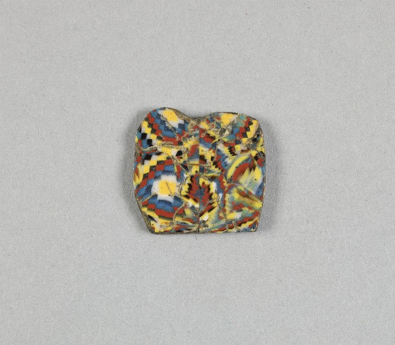 826043