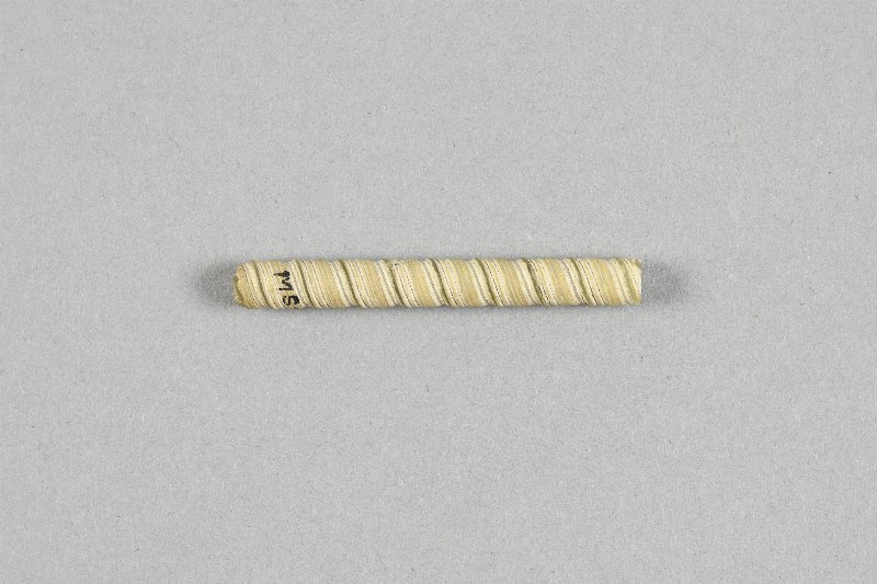 826045