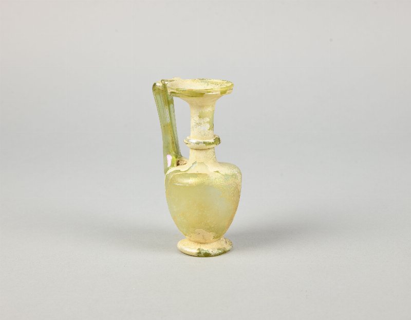 828085