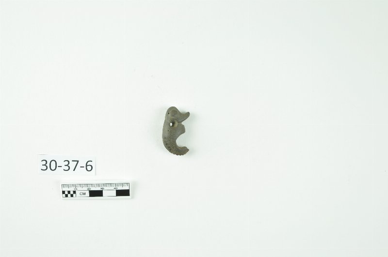 828184